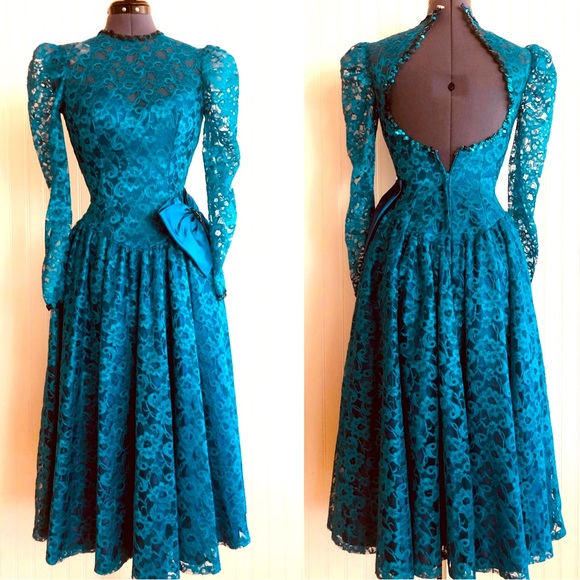 Alfred Angelo Dresses & Skirts - Vintage Blue Green Lace Gown Sequin Details Open Back Sweetheart Big Bow Teal